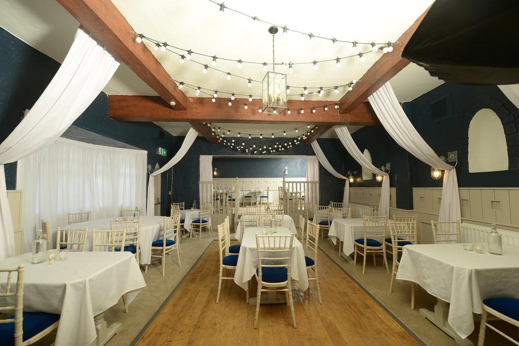 Dobbins Inn كاريكفرغس المظهر الخارجي الصورة