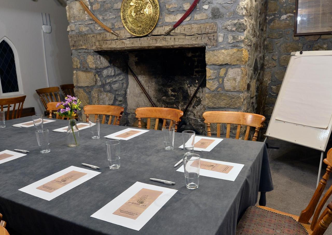 Dobbins Inn كاريكفرغس المظهر الخارجي الصورة
