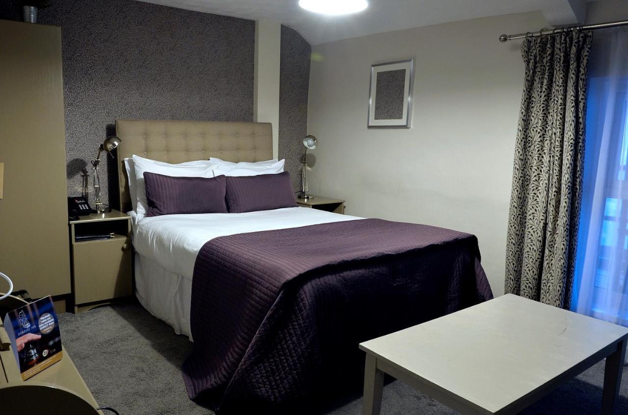 Dobbins Inn كاريكفرغس المظهر الخارجي الصورة