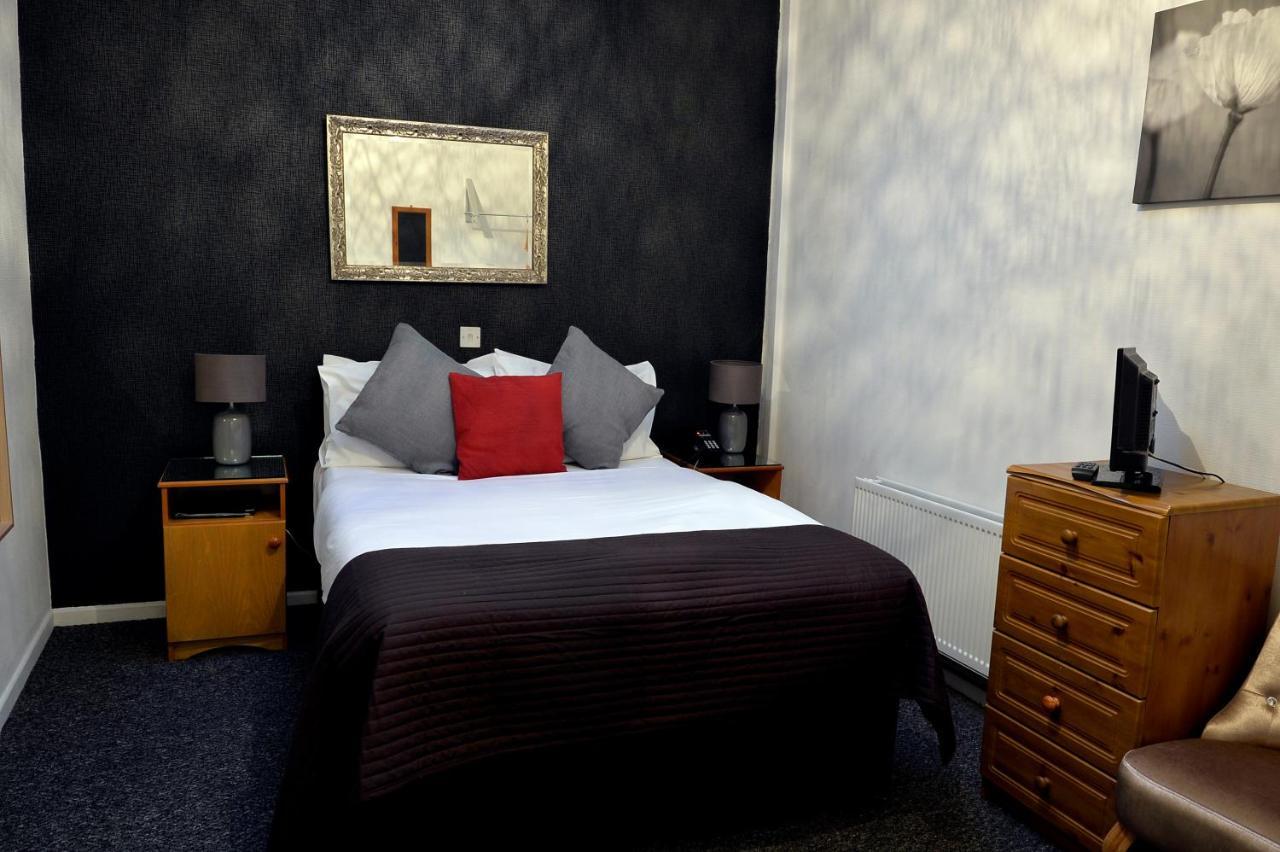 Dobbins Inn كاريكفرغس المظهر الخارجي الصورة